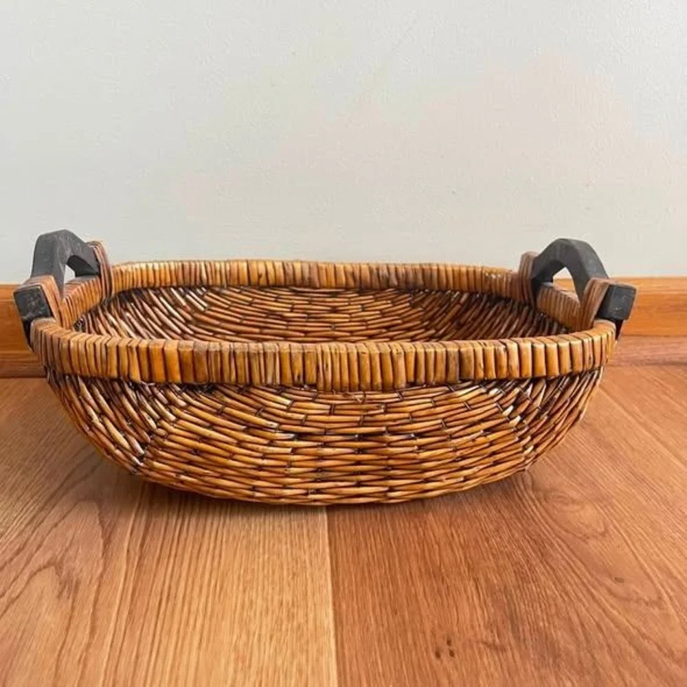 VTG Woven Rattan Gathering Basket Brown Wood Handles Boho Rustic Primitive Decor